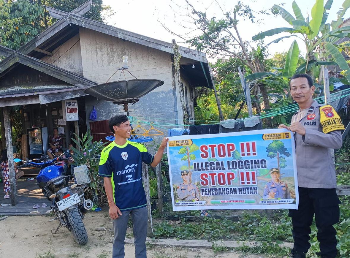 Upaya Pencegahan Penebangan Hutan secara Liar (Ilegal Logging), Bhabinkamtibmas sosialisasi kepada masyarakat.