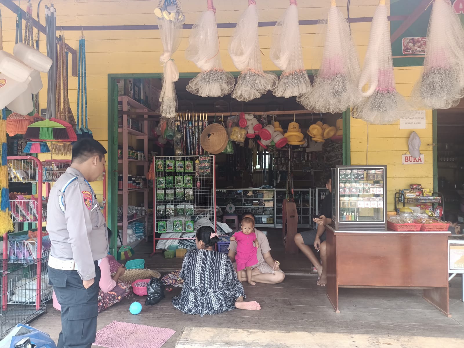 *Ciptakan Situasi yang Kondusif, Polsek Marikit Laks Giat Patroli siang .*