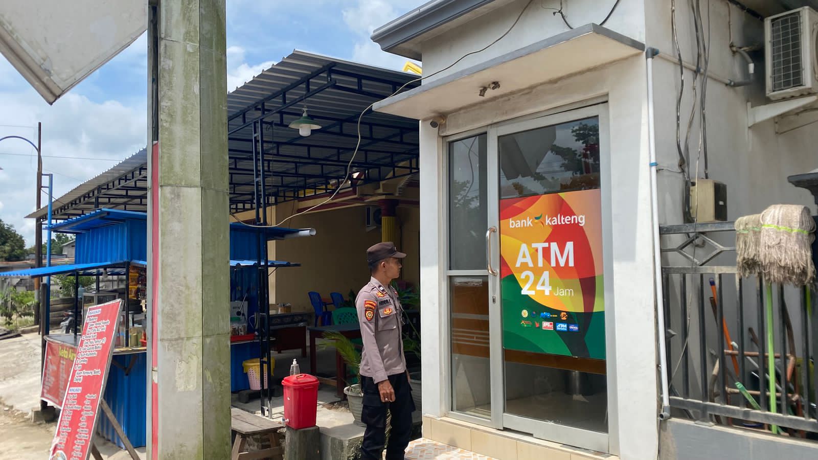 Piket Polsek Patroli dimalam hari ke Perbankan Atm