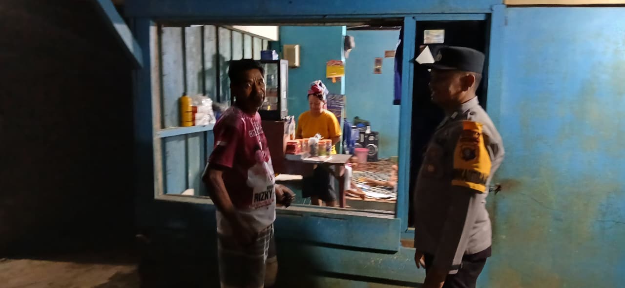 Piket Polsek Lamandau Silaturahmi Ke Pedagang