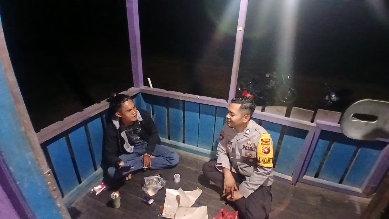 Personel Polsek lamandau melaksanakan sambang kerumah warga