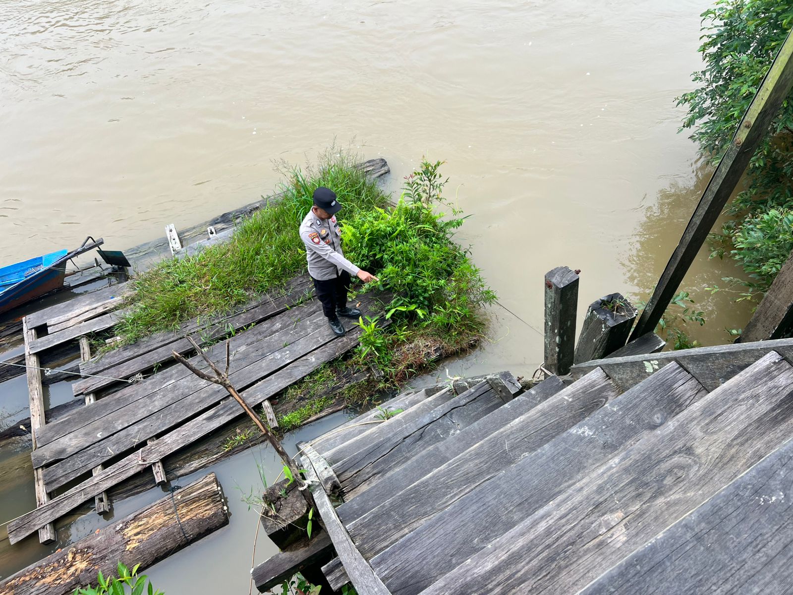 Piket Polsek Cek Debit Air Sungai Lamandau