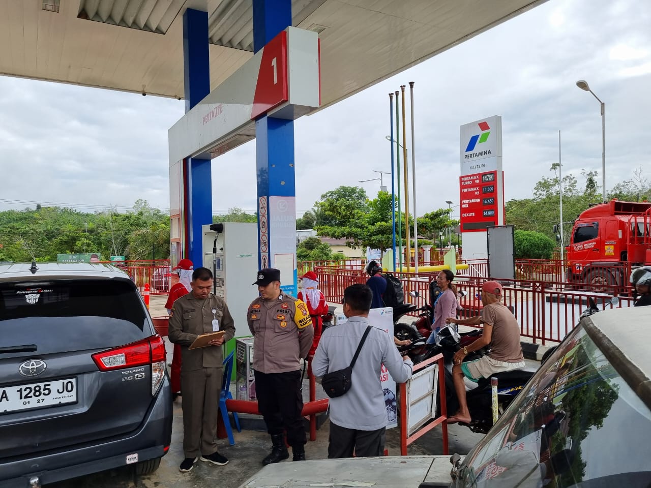 Hindari Ketidakstabilan Situasi di SPBU, Polsek Teweh Tengah Laksanakan Patroli Ke SPBU di Wilayah Hukum Teweh Tengah