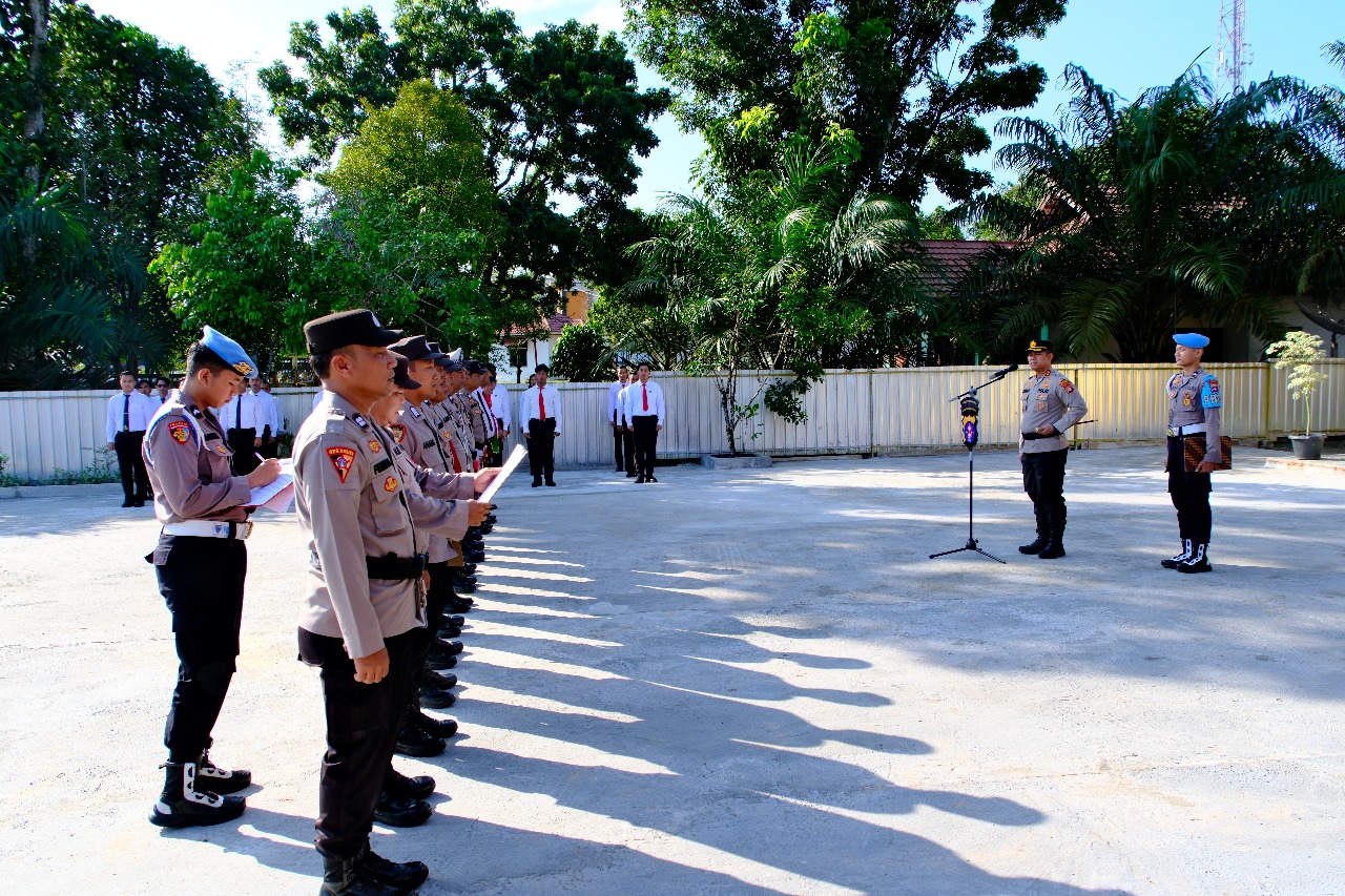 Kapolres Lamandau Pimpin Apel Awal Bulan di Polsek Bulik, Tekankan Disiplin dan Pelayanan Prima