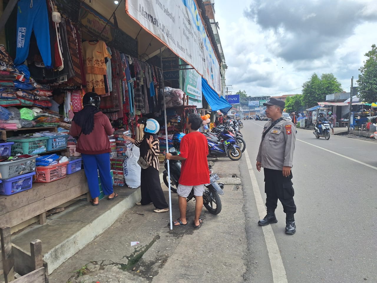 Dalam Rangka Menjaga Situasi Kamtibmas yang Kondusif, Polsek Teweh Tengah Laksanakan Patroli