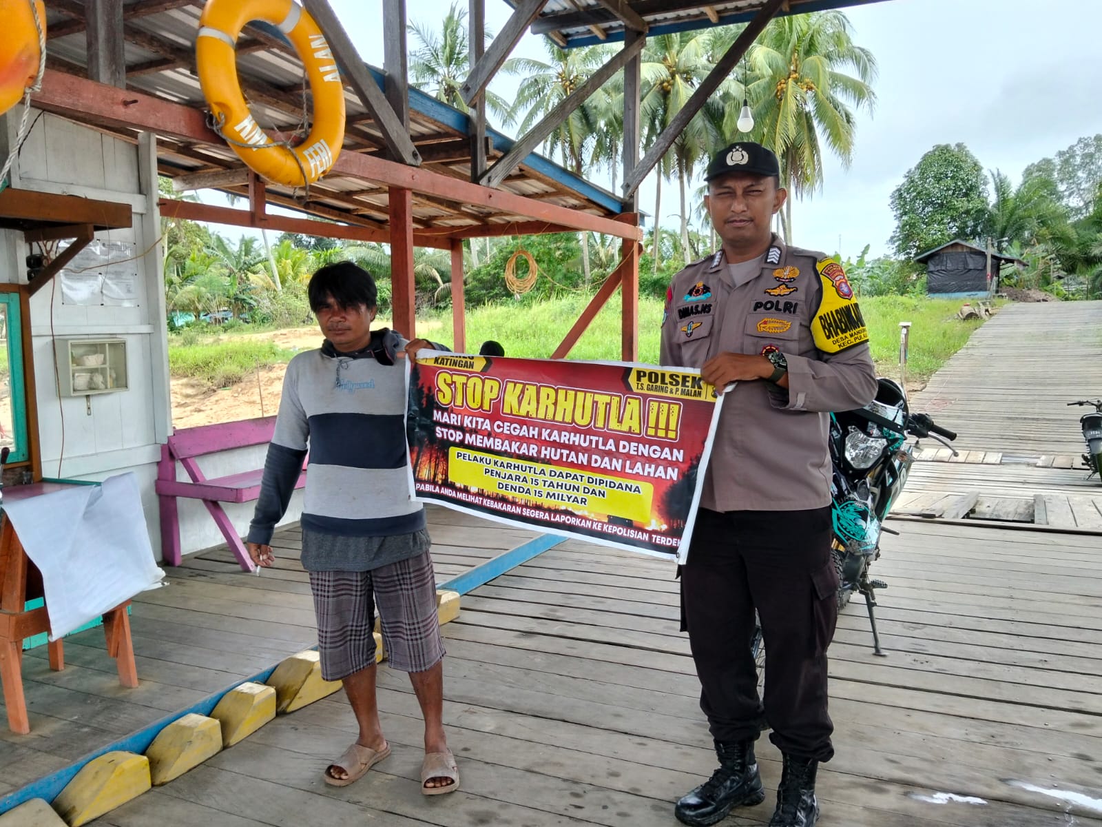 Ciptakan lingkungan sehat Polsek Katingan Hulu sosialisasi Stop Karhutla.