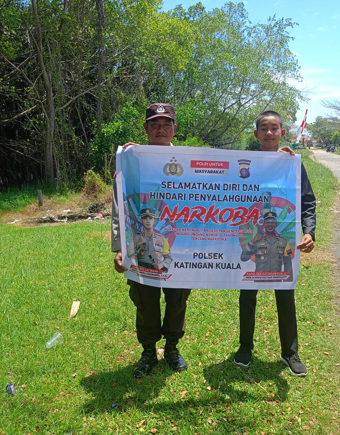 Sampaikan pesan Kamtibmas, Bhabinkamtibmas Polsek Katingan Kuala sambangi Warga.