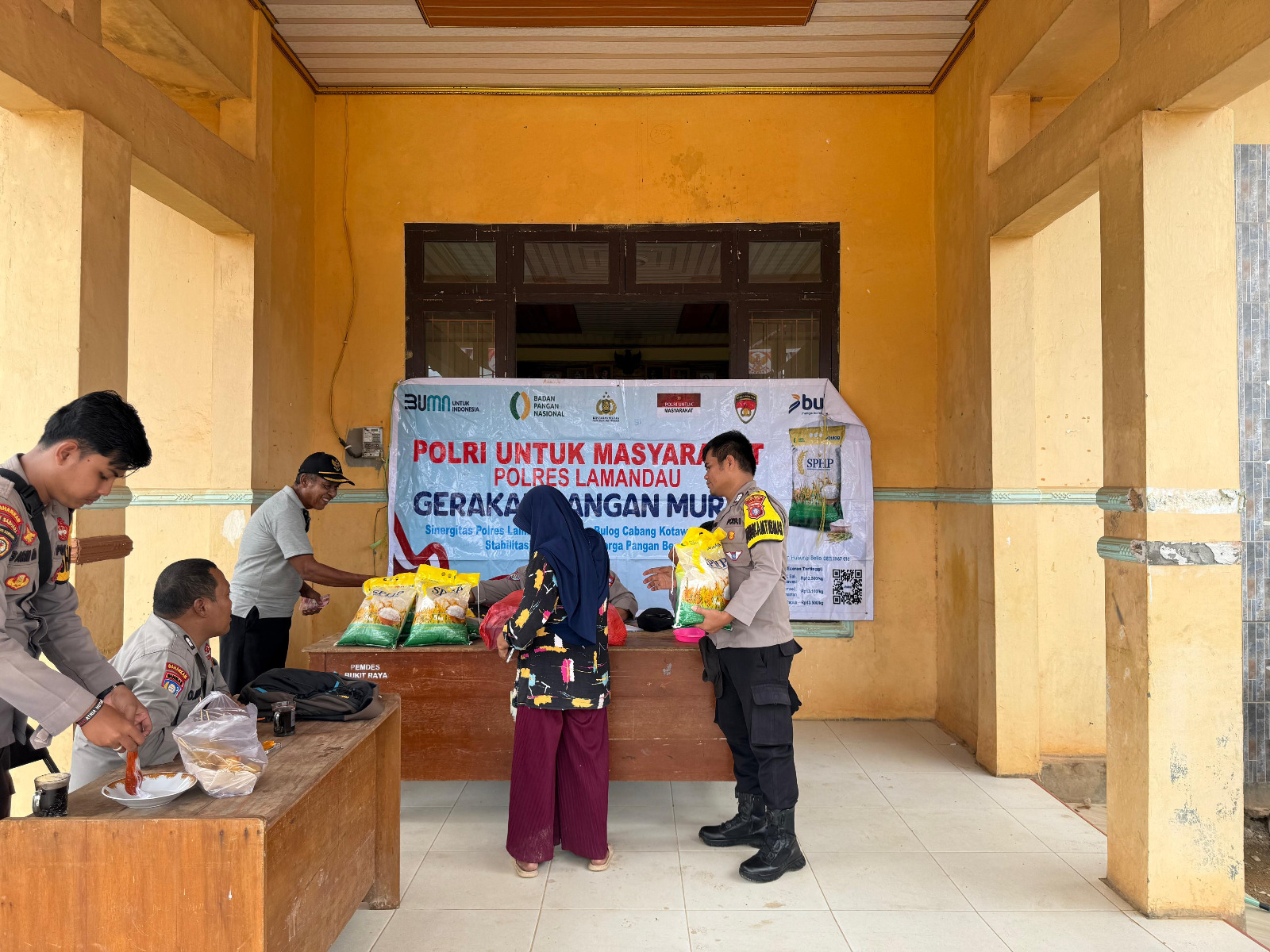 Polres Lamandau Gelar Pasar Beras Murah Untuk masyarakat