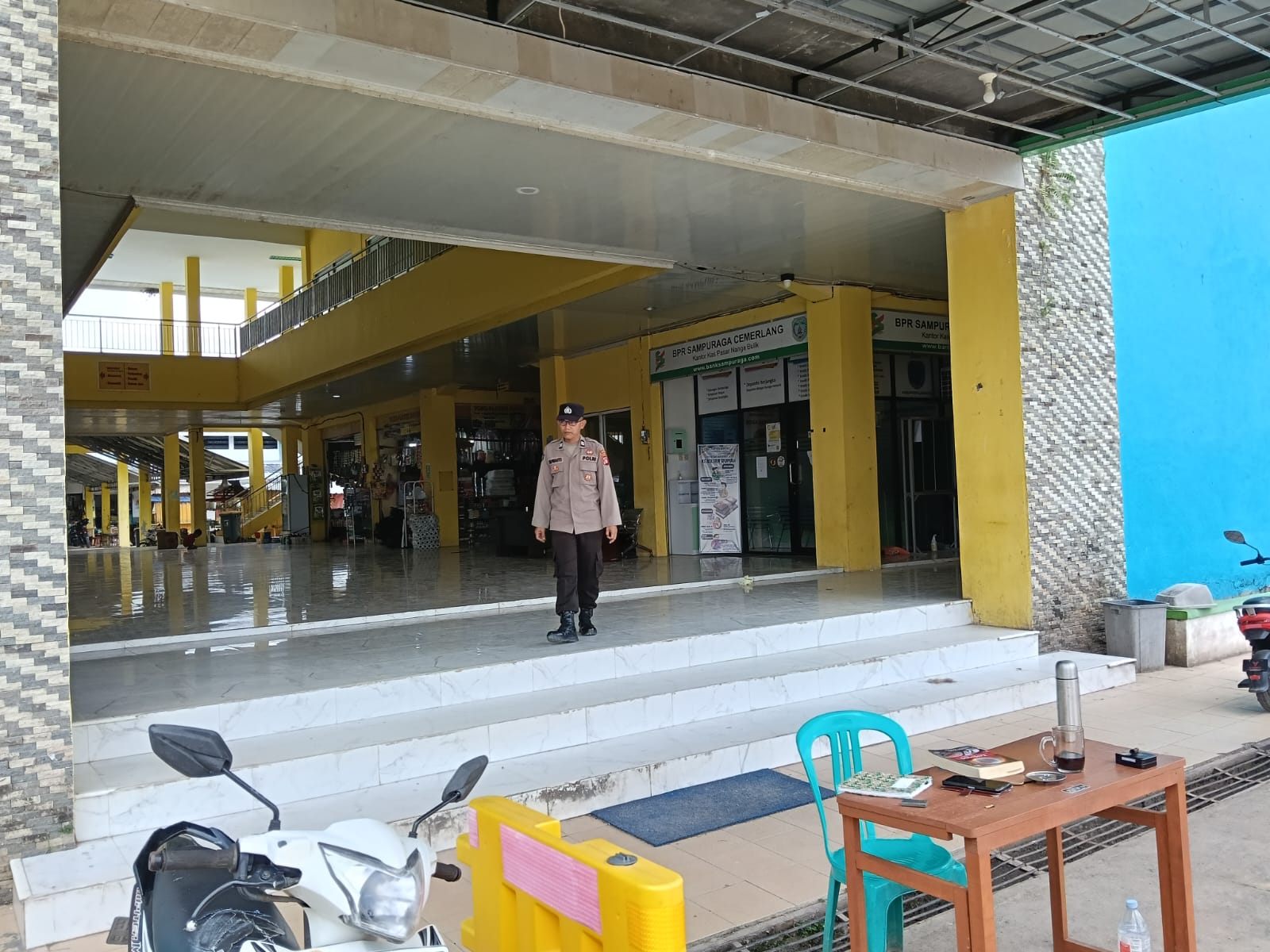 Piket Polsek laksanakan Patroli di Pasar di Wilkum Polsek Bulik