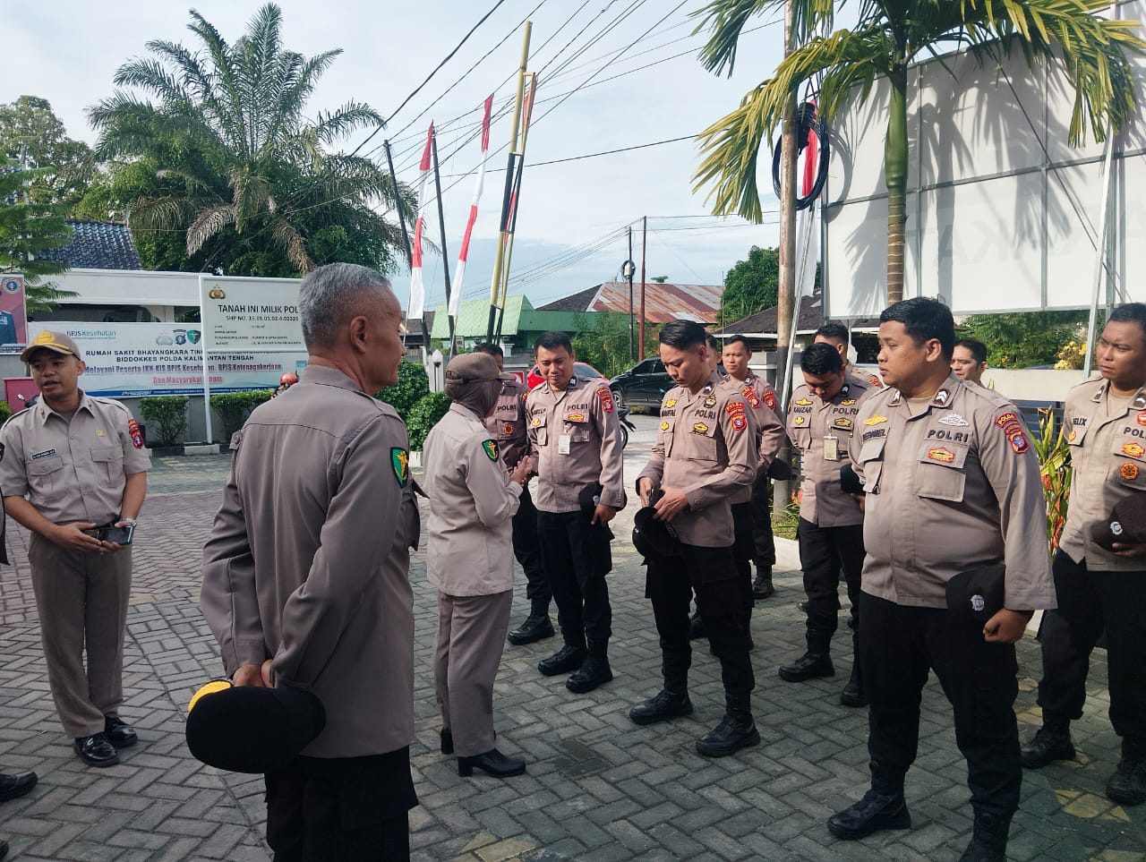 *Jaga Performance, Rumkit Bhayangkara Polda Kalteng Lakukan Pengecekan Sikap Tampang Personel*