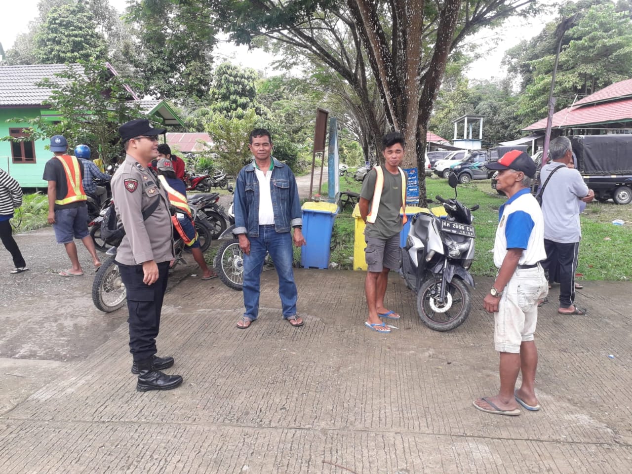 Dalam Rangka Menjaga Situasi Kamtibmas yang Kondusif, Polsek Teweh Tengah Laksanakan Patroli