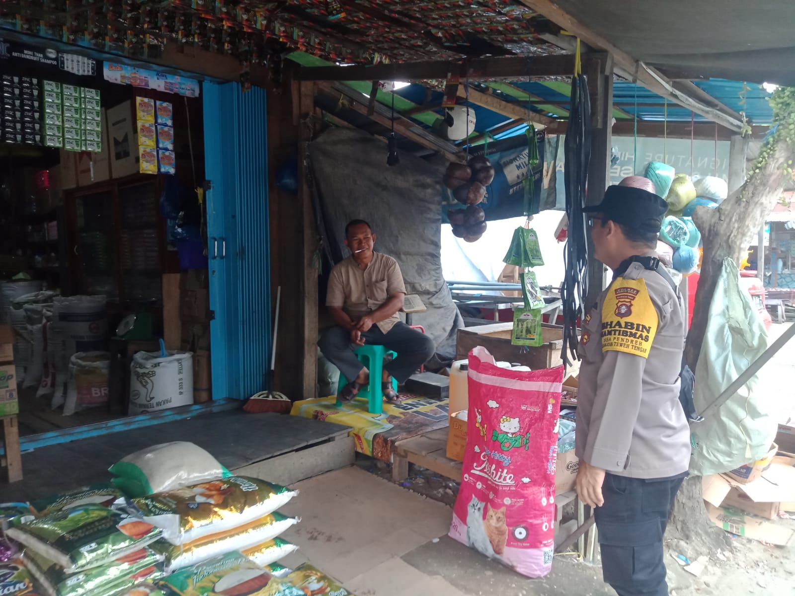 Sampaikan Pola Hidup Sehat Kepada Warga, Polsek Teweh Tengah Sosialisasikan Germas ke Masyarakat