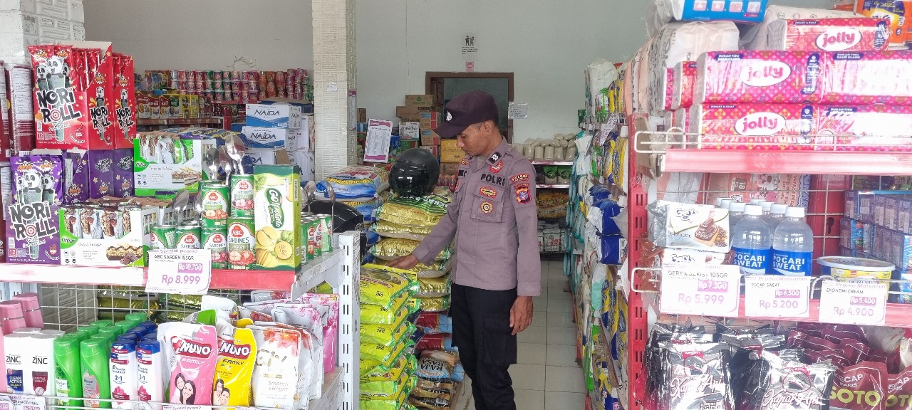 Piket Polsek Patroli kepertokoan diwilkum Polsek Sematu Jaya