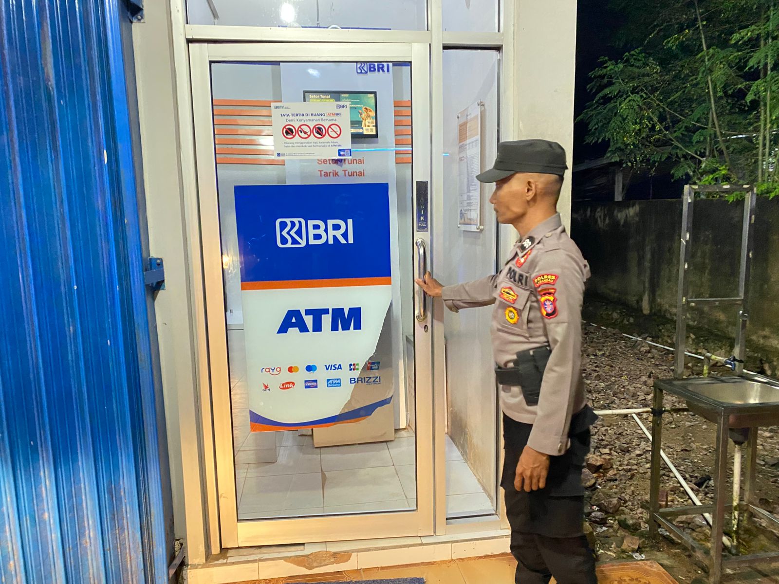 Piket Polsek Patroli dimalam hari ke Perbankan Atm