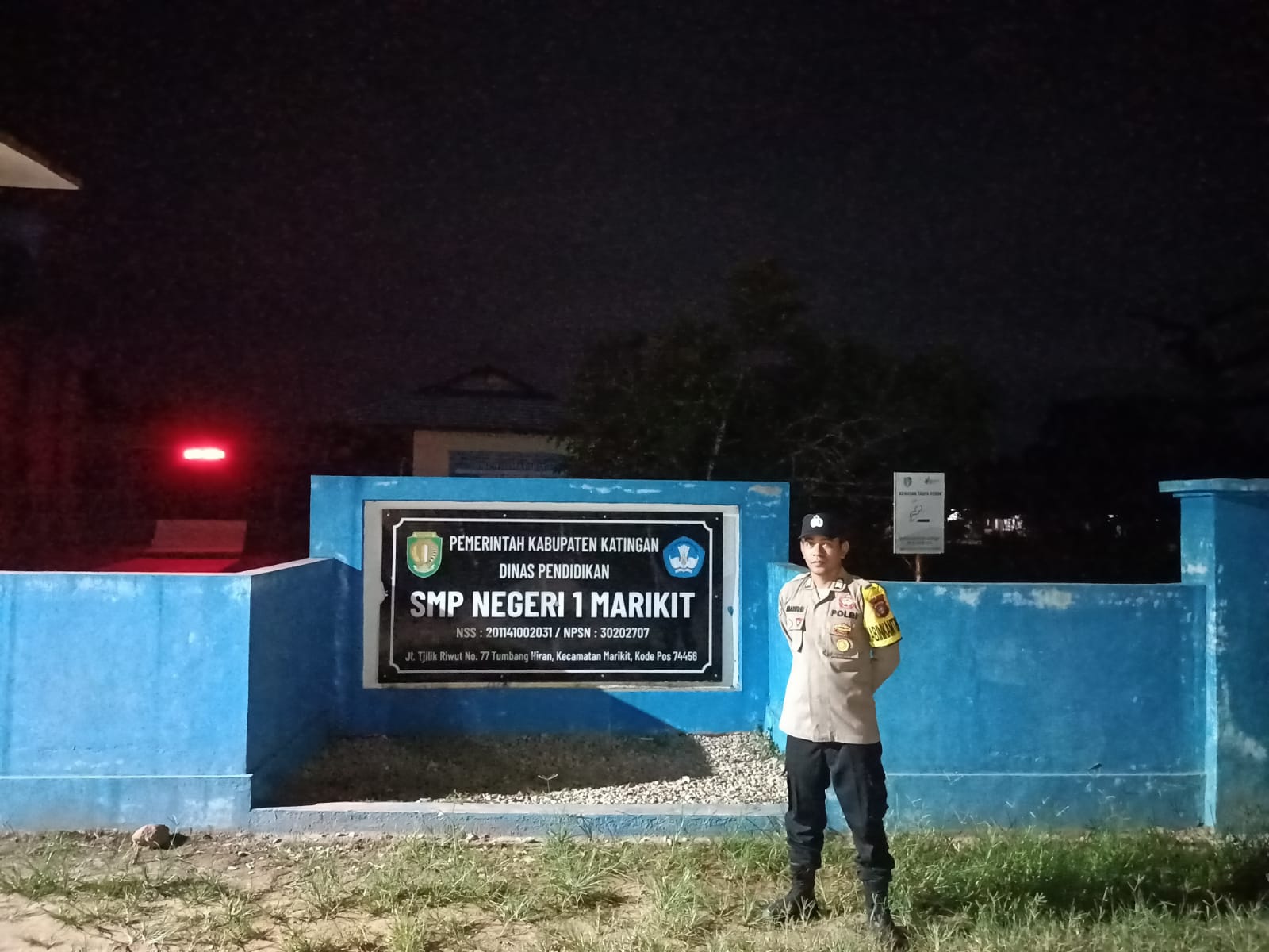 *Personel Polsek Marikit Tingkatkan Keamanan Melalui Patroli Malam,.*