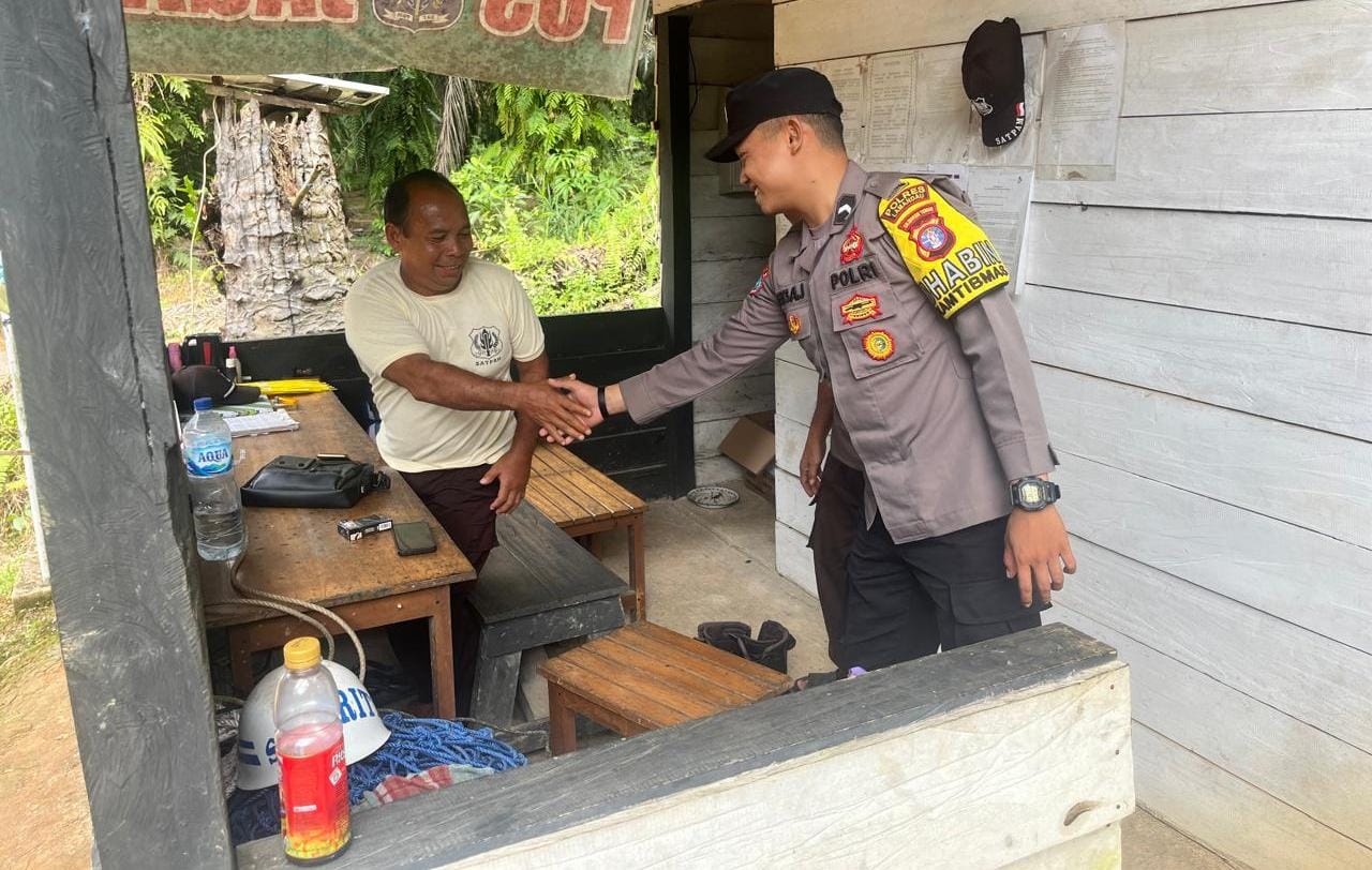 Personil Polsek Lamandau Patroli dan Sambang Pos Satpam Perusahaan