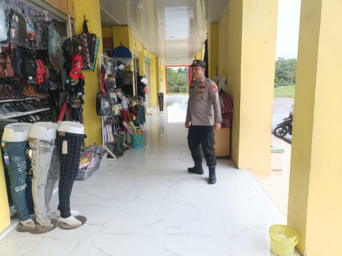 Piket Polsek laksanakan Patroli di Pasar di Wilkum Polsek Bulik