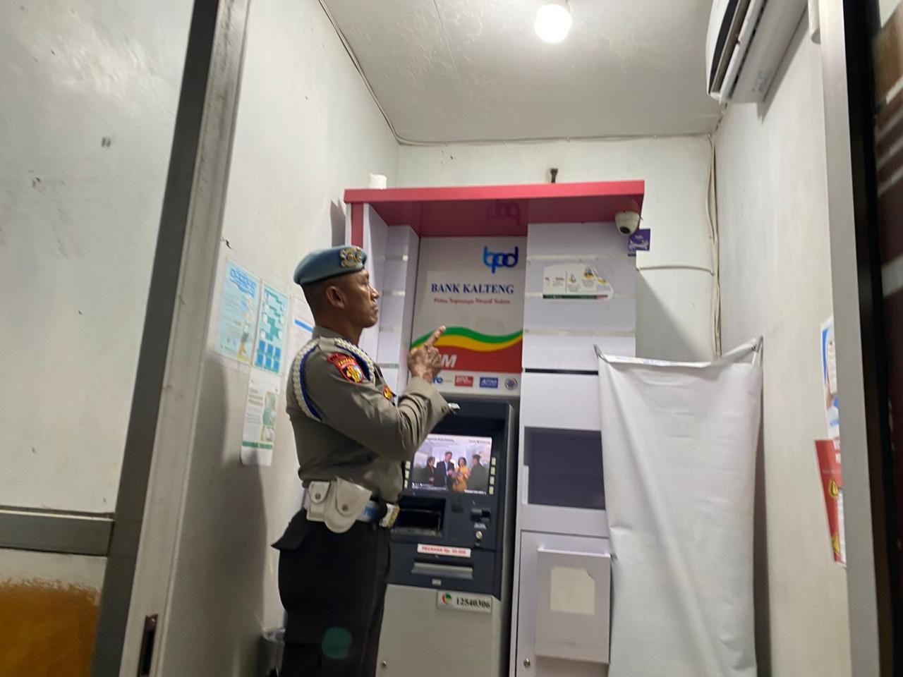 Piket Polsek Patroli dimalam hari ke Perbankan Atm