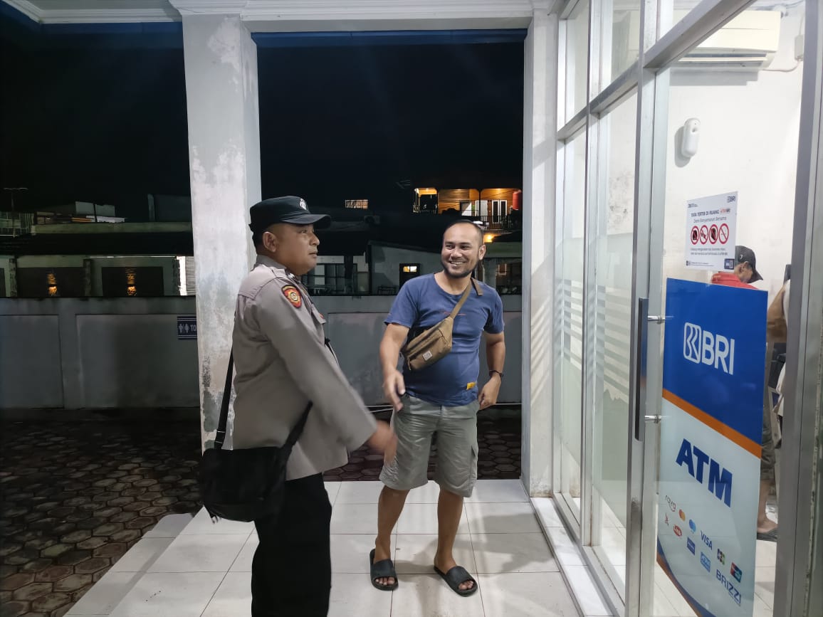 Piket Polsek Bulik melaksanakan sambang dan Silaturahmi kemasyarakat