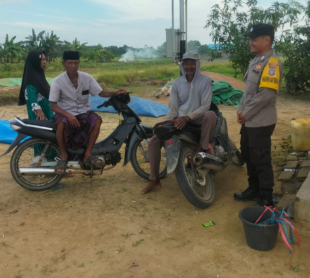 Harkamtibmas , Personil Polsek Katingan Kuala Sambang masyarakat