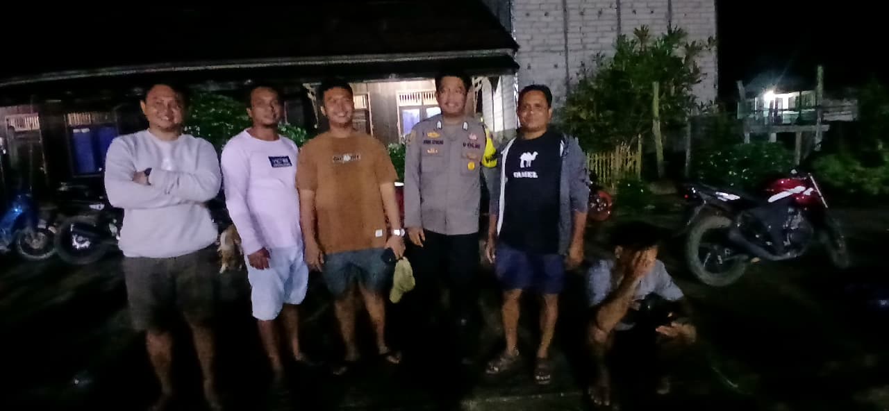 Piket Polsek lamandau melaksanakan Silaturahmi ke masyarakat