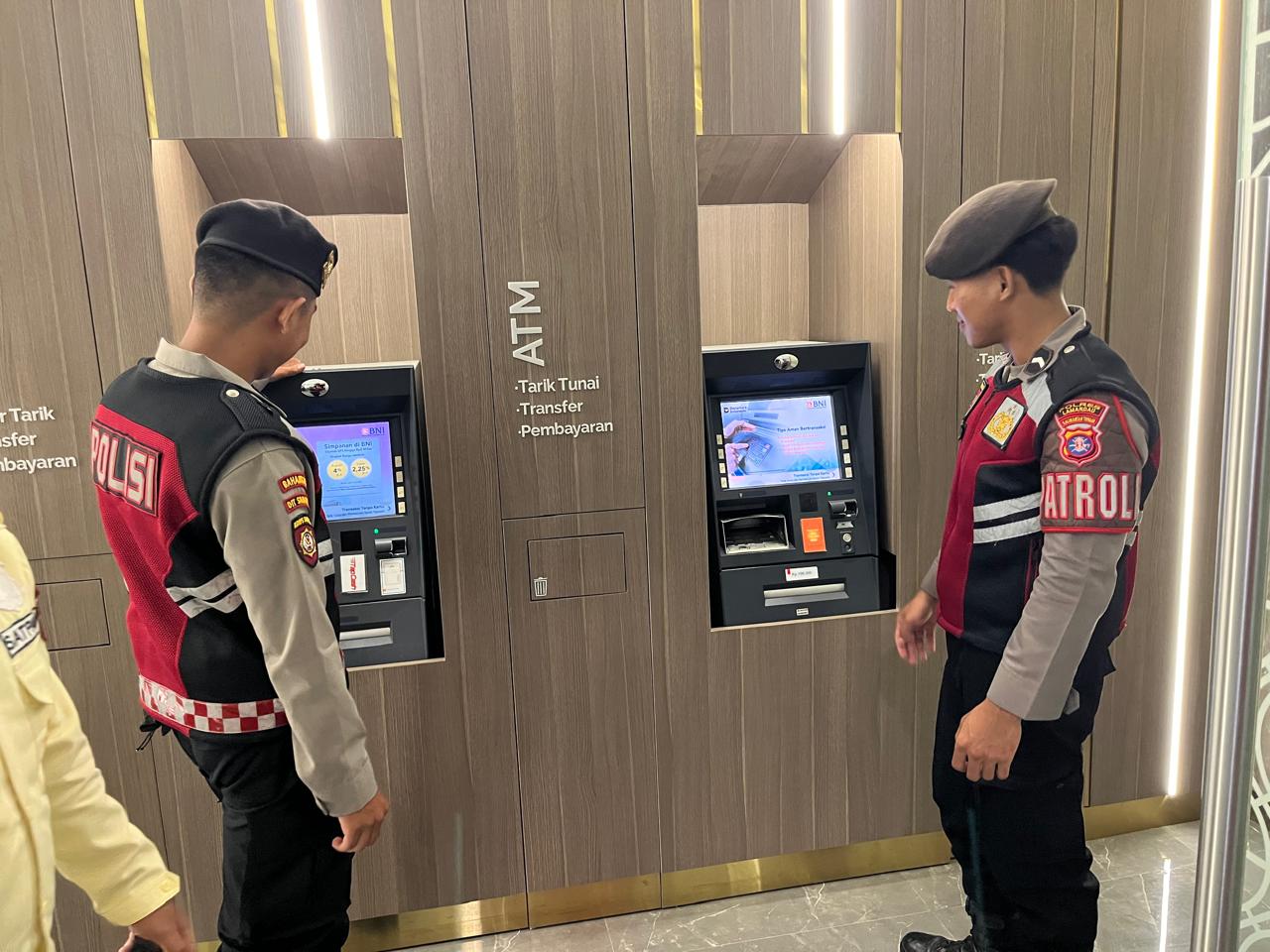 Piket Samapta melaksanakan Patroli di Objek-objek Vital Bank ATM