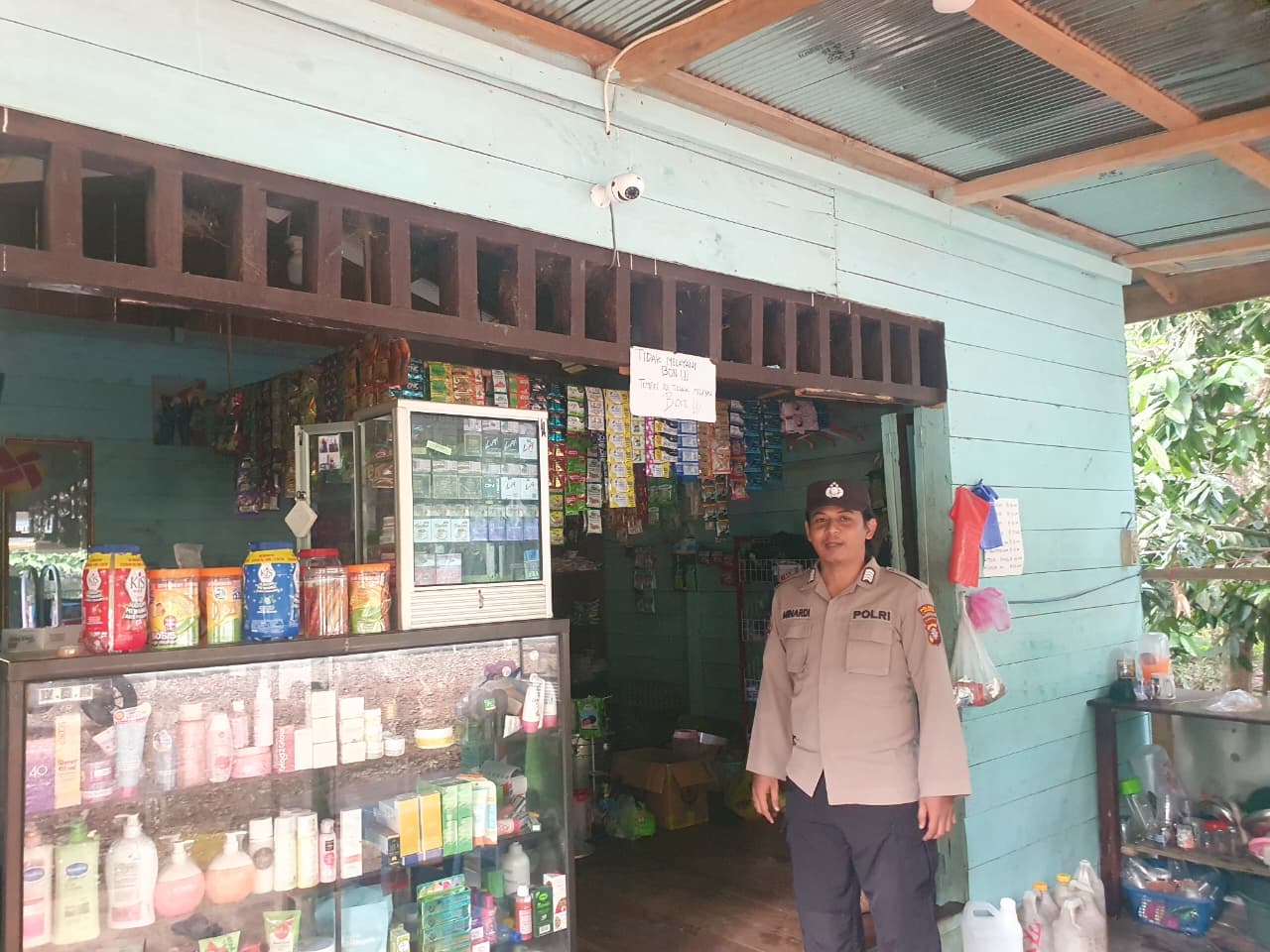 Piket Polsek Delang Silaturahmi Ke Masyarakat