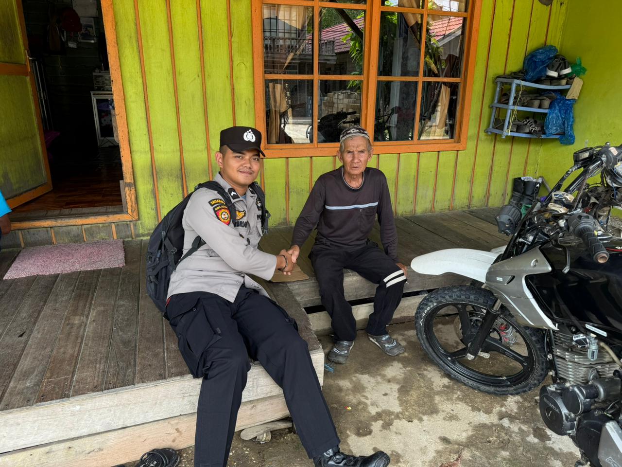 **Polsek Montallat Perkuat Kedekatan Dengan Masyarakat Melalui Sambang DDS**