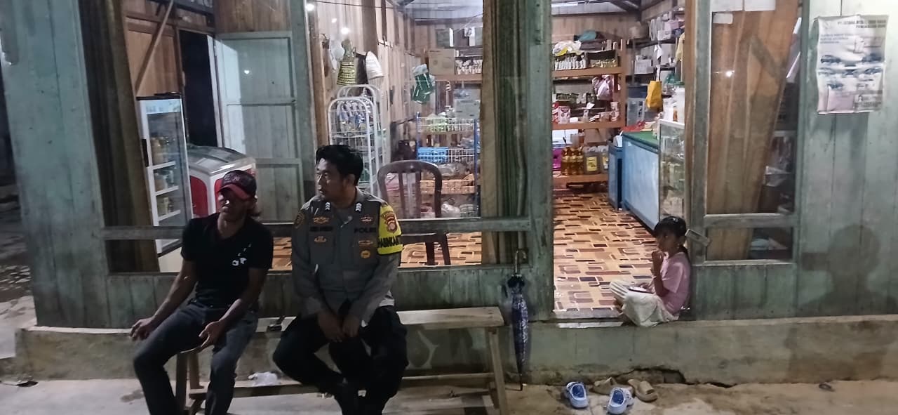 Piket Polsek Lamandau Silaturahmi Ke Pedagang