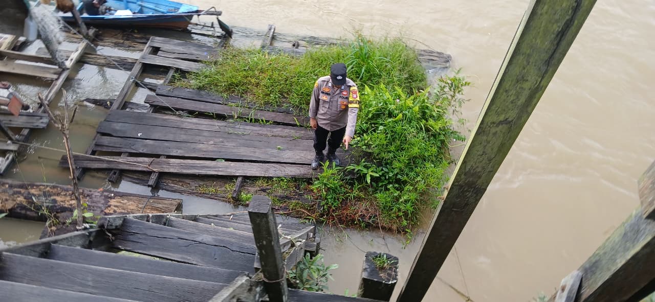 Piket Polsek Cek Debit Air Sungai Lamandau