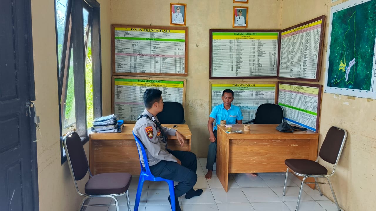 Personil Polsek delang Silaturahmi ke Kantor Desa