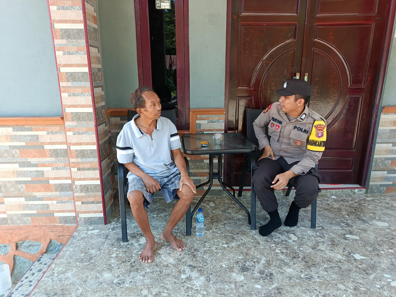 Bhabinkamtibmas Sambang ke Rumah Warga