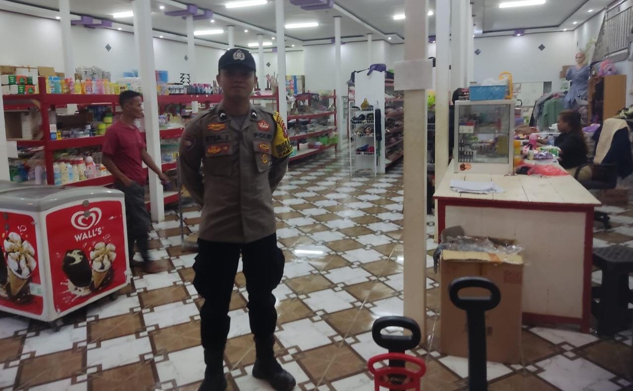 Piket Polsek Lamandau Silaturahmi Ke Pedagang