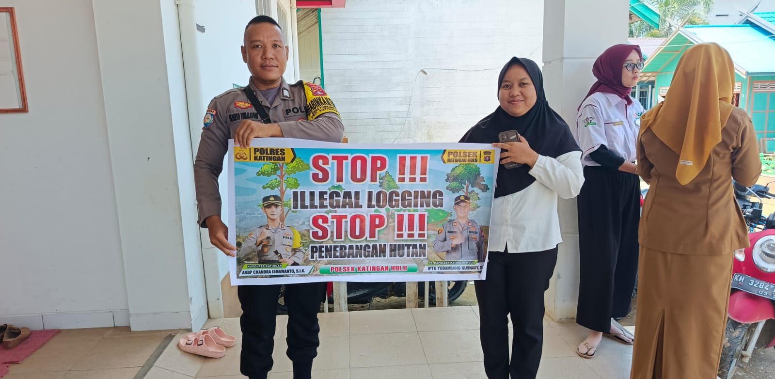 Upaya Pencegahan Penebangan Hutan secara Liar (Ilegal Logging), Bhabinkamtibmas sosialisasi kepada masyarakat.