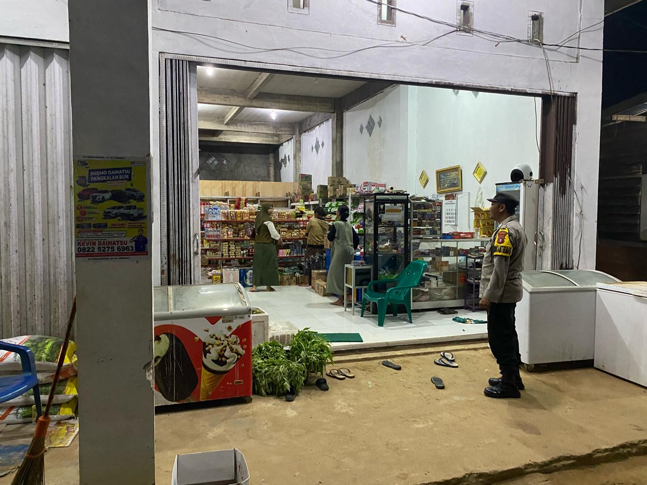 Piket Polsek laksanakan Patroli di Pasar di Wilkum Polsek Delang