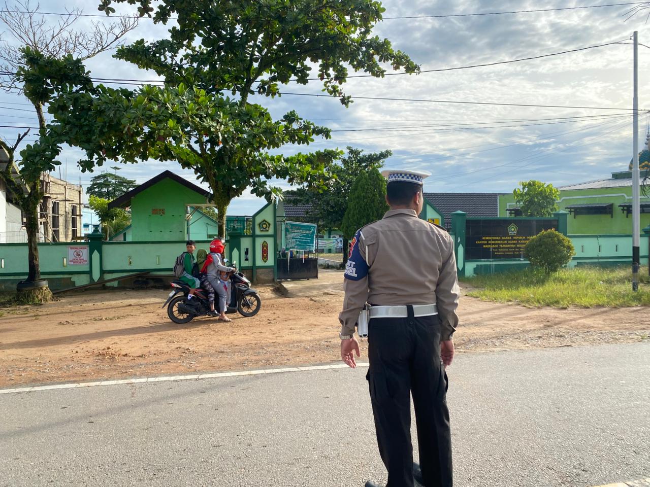 Sat Lantas Giatkan Gatur Lalin di Sekolah Mts Negeri