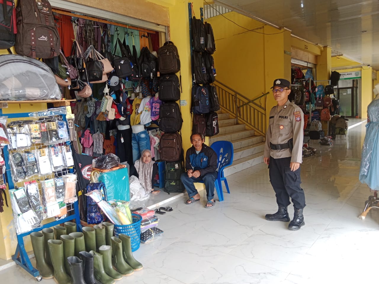 Piket Polsek laksanakan Patroli di Pasar di Wilkum Polsek Bulik