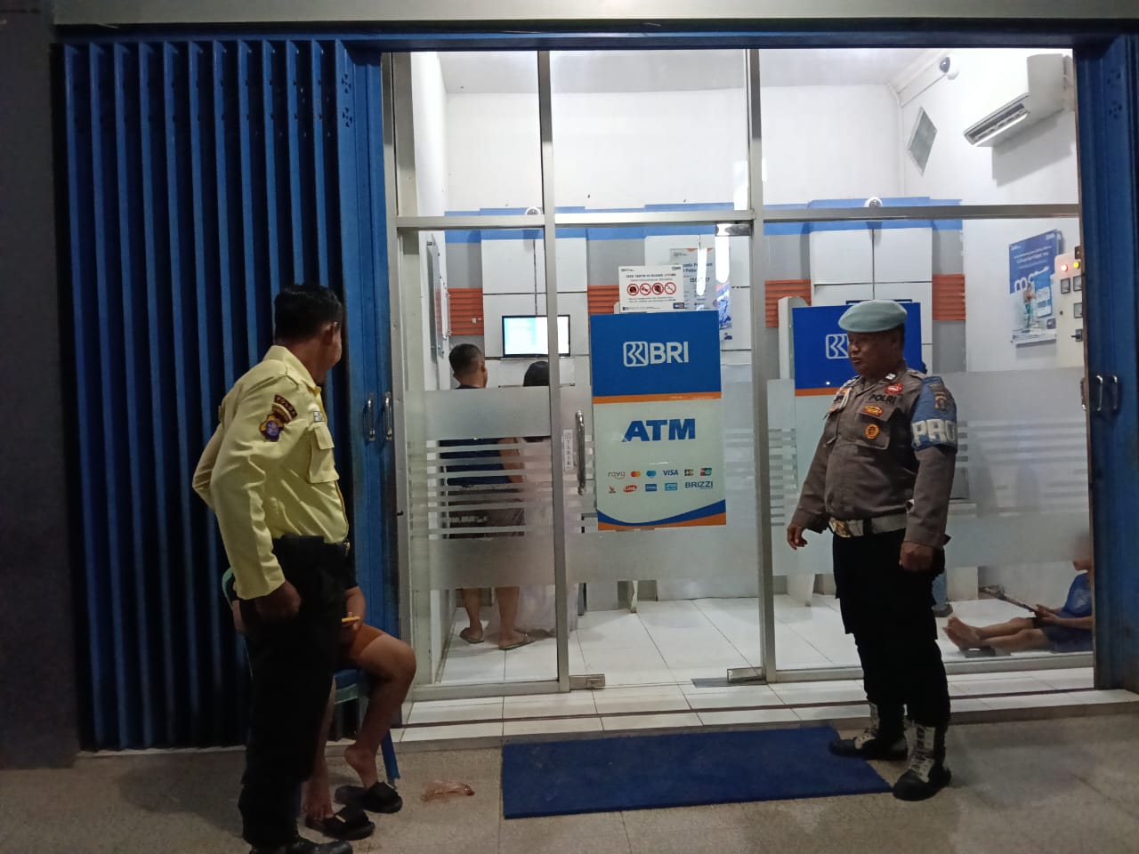 Polsek Bulik Patroli Sambangi Satpam Bank BRI