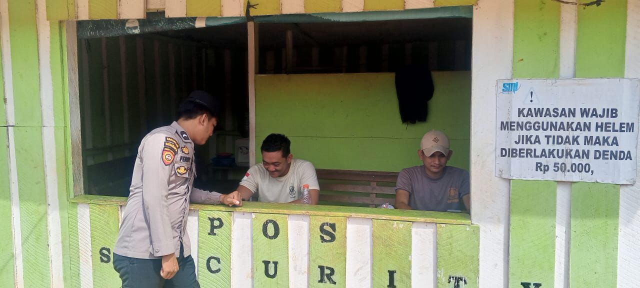 Personil Polsek Lamandau Patroli dan Sambang Pos Satpam Perusahaan