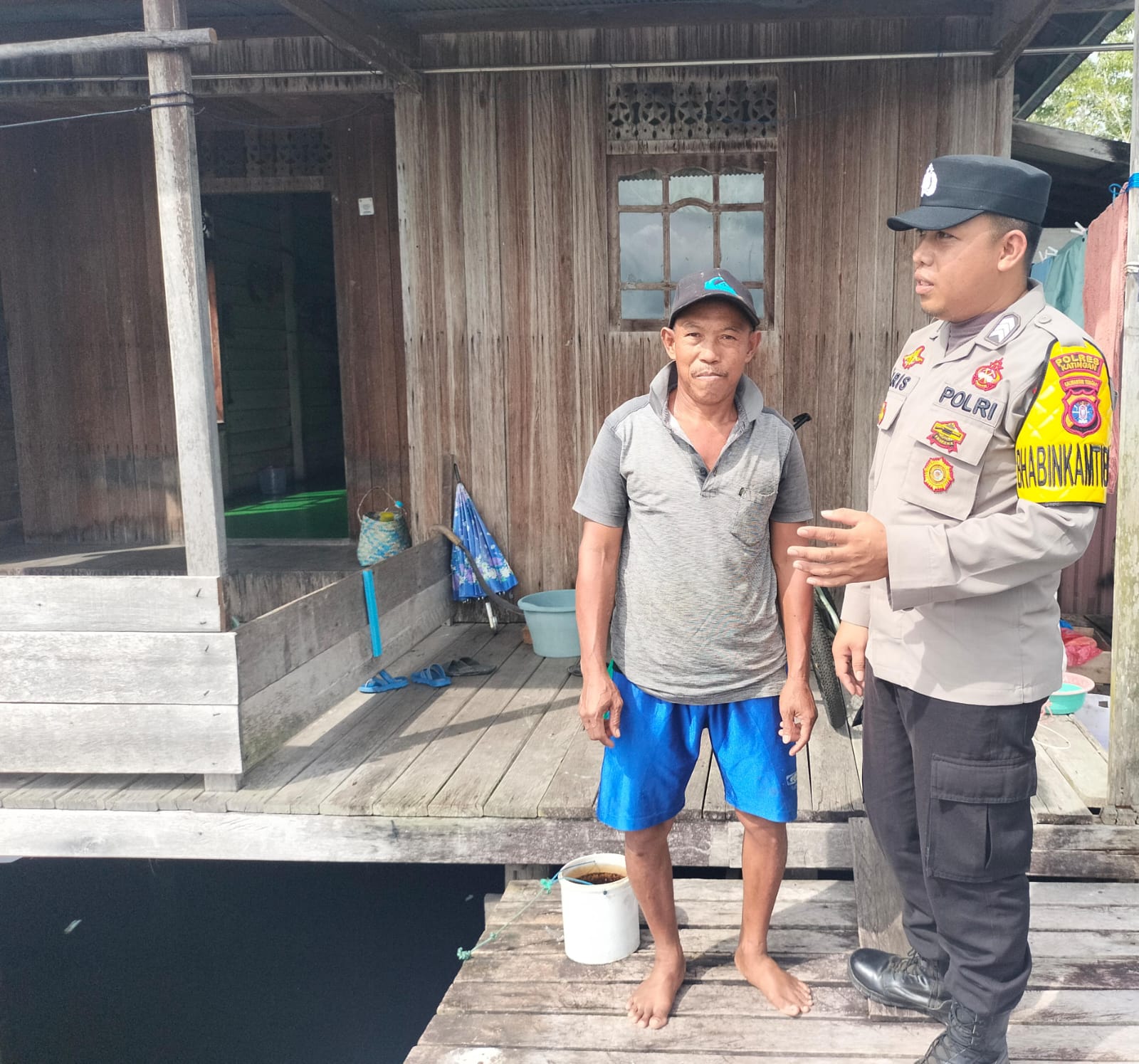 Bhabinkamtibmas Kunjungi Warga Desa Binaan, Pastikan Situasi Yang Kondusif Di Wilayahnya