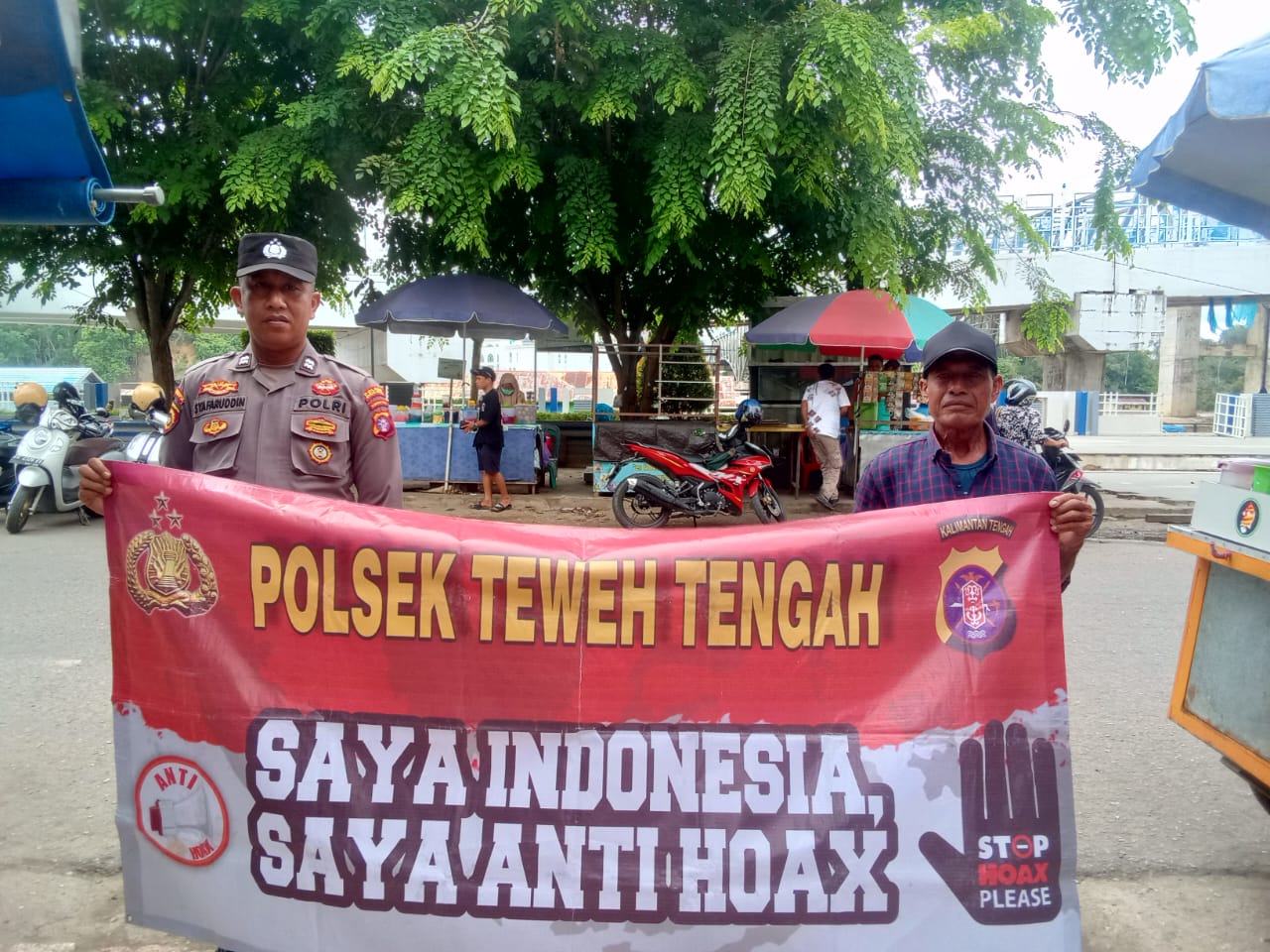 Putus Penyebaran Berita Hoax, Polsek Teweh Tengah Sampaikan Stop Hoax Kepada Warga