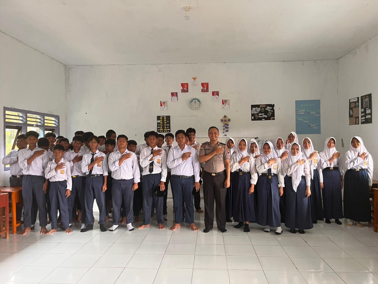 Sat Binmas Polres Lamandau Berikan Edukasi Bahaya Narkoba Bagi Remaja