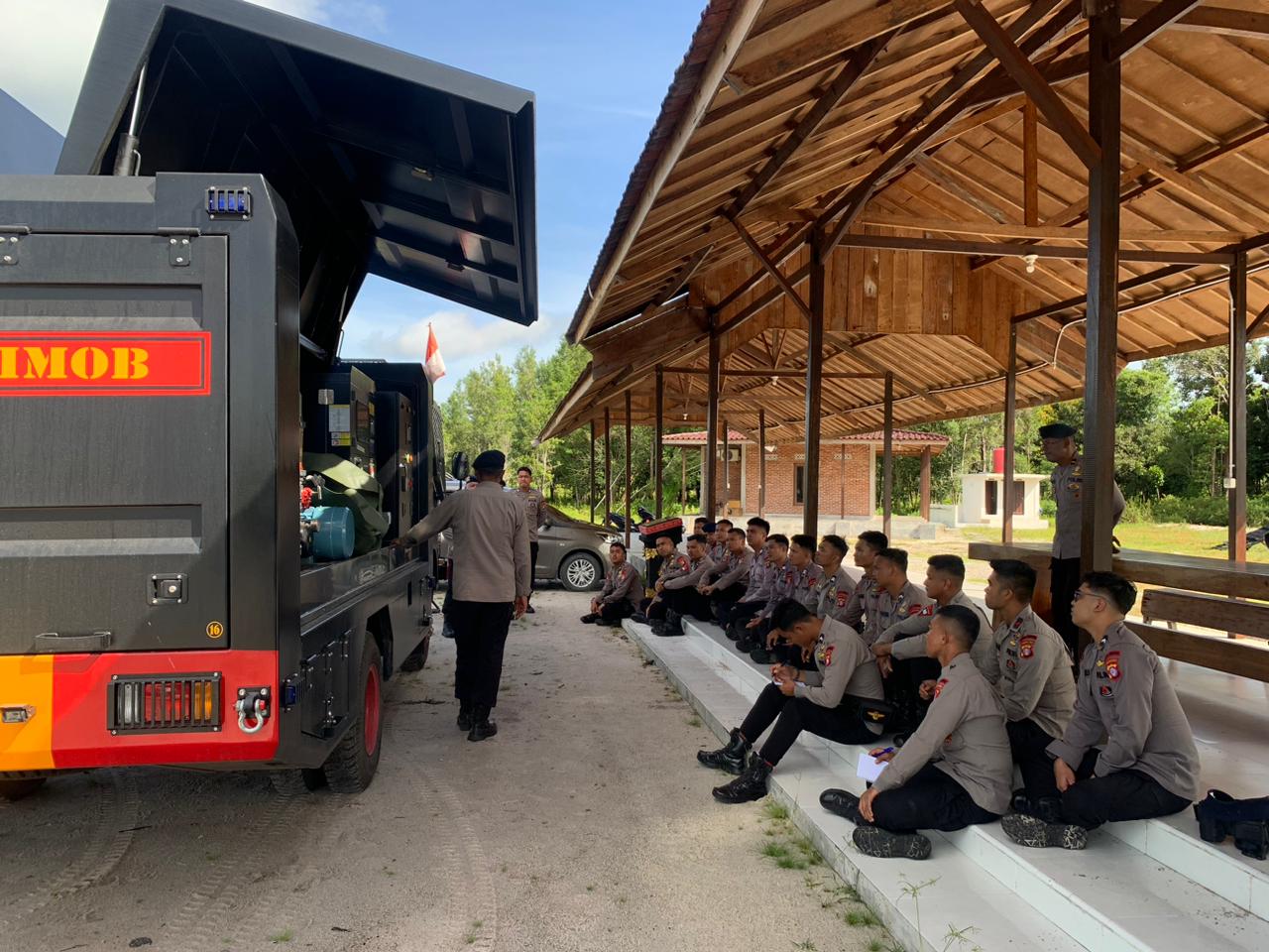 Personel Satbrimob Polda Kalteng Laksanakan Pelatihan Rantis Water Treatment untuk Tingkatkan Kemampuan Tanggap Darurat