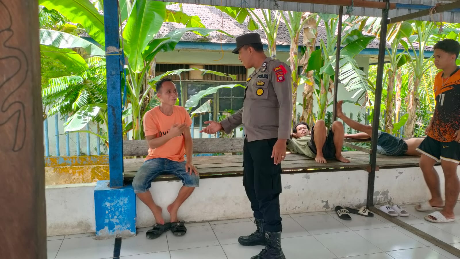 Ciptakan Situasi Kamtibmas Yang Kondusif Di Wilayah Hukum Teweh Tengah, Polsek Teweh Tengah Laksanakan Patroli Kamtibmas