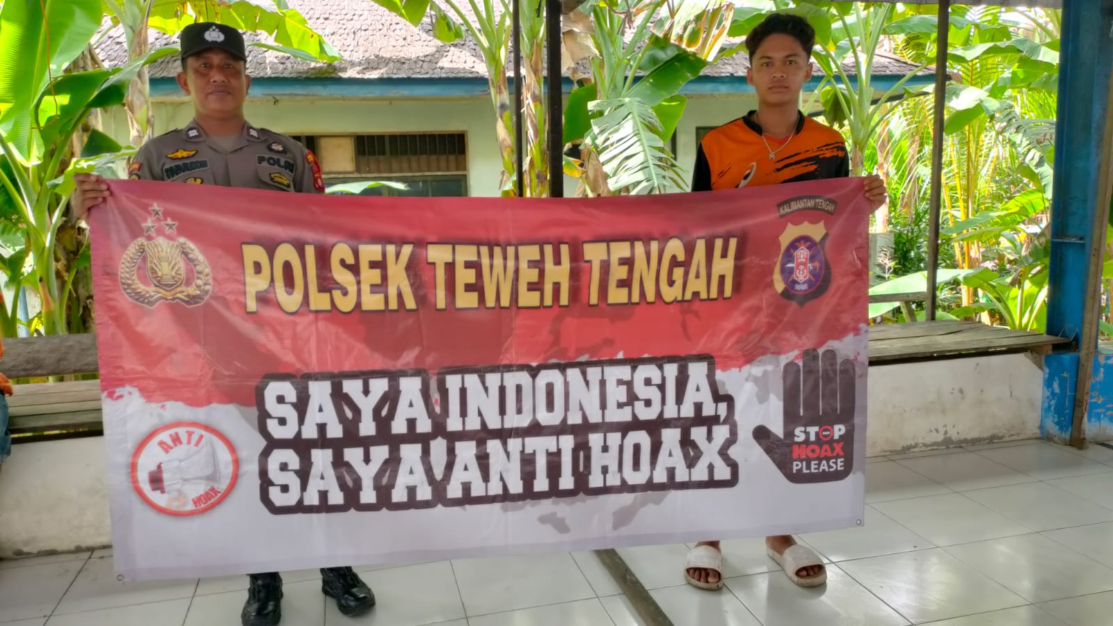 Berikan Edukasi Terkait Bahaya Berita Hoax, Polsek Teweh Tengah Sosialiasikan Anti Hoax Kepada Masyarakat
