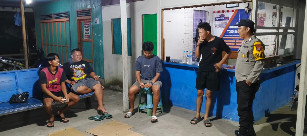 Polsek Montallat Laksanakan Patroli Malam Untuk Ciptakan Keamanan Dan Ketertiban Masyarakat