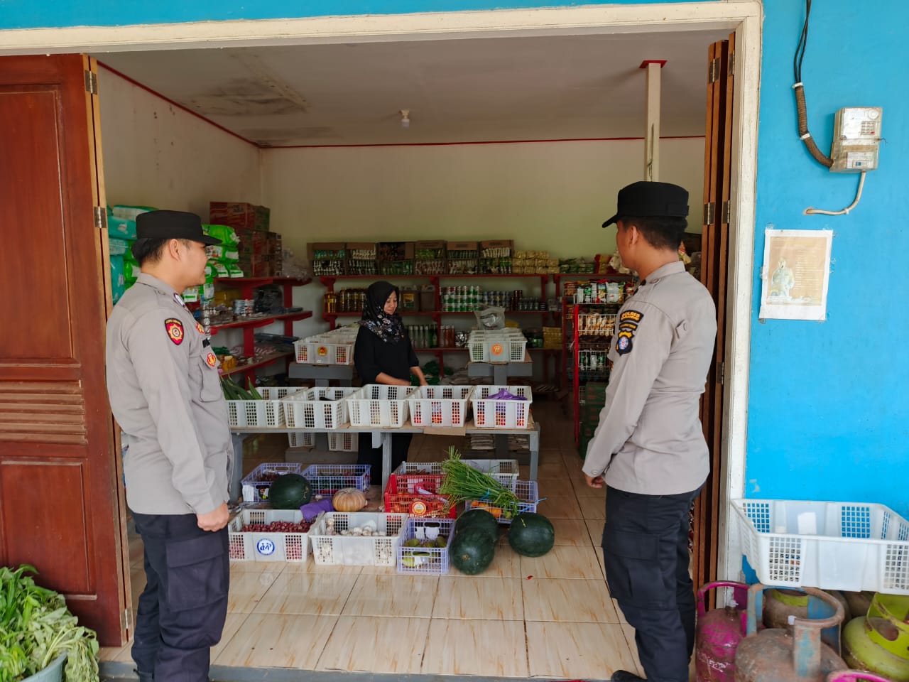Piket Polsek Lamandau Silaturahmi Ke Pedagang