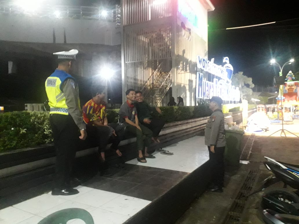 Antisipasi Kenakalan Remaja, Polsek Teweh Tengah Laksanakan Patroli Ke Tempat Rawan dan Berikan Himbauan Kepada Masyarakat