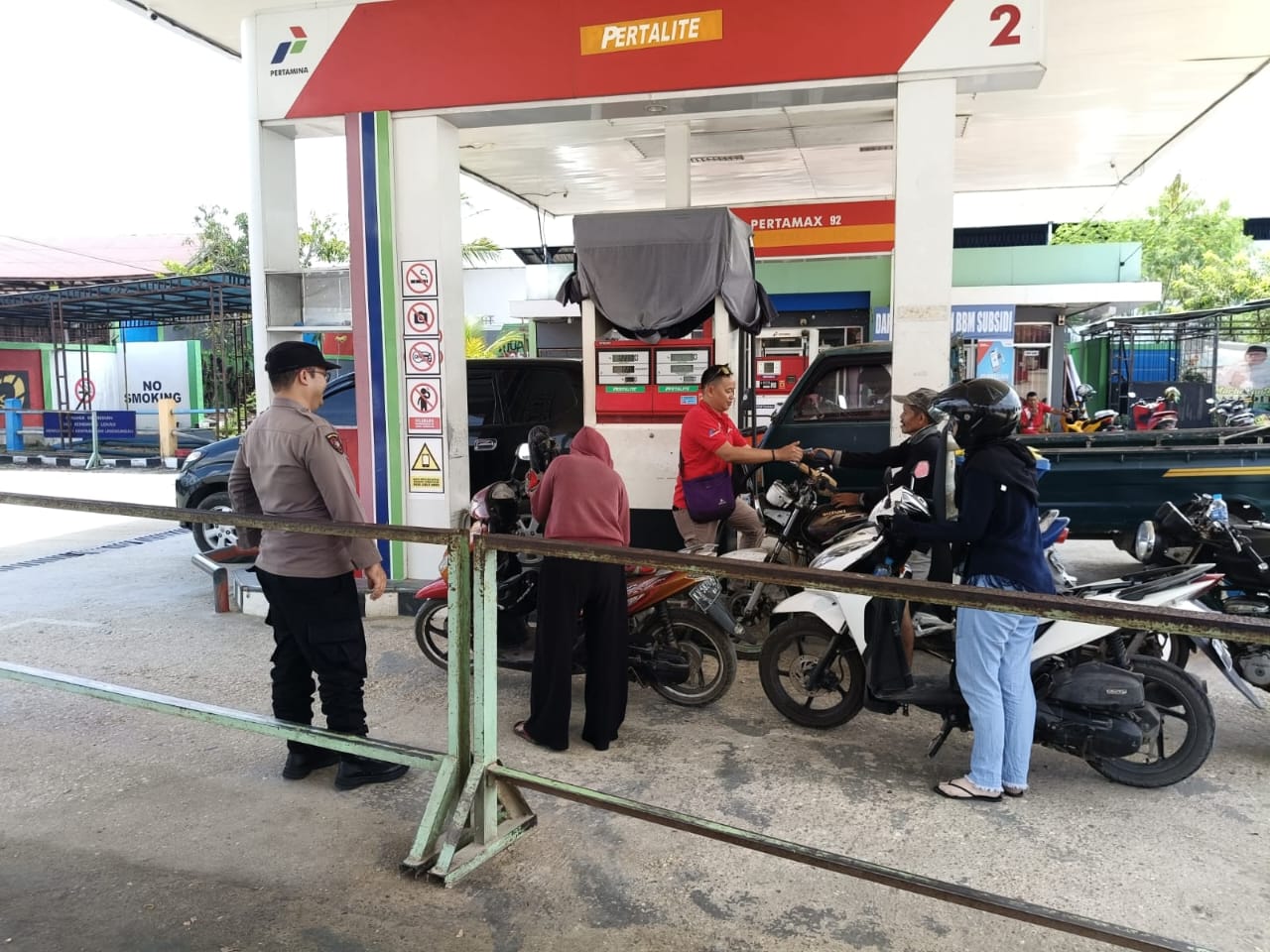 Hindari Ketidakstabilan Situasi di SPBU, Polsek Teweh Tengah Laksanakan Patroli Ke SPBU di Wilayah Hukum Teweh Tengah