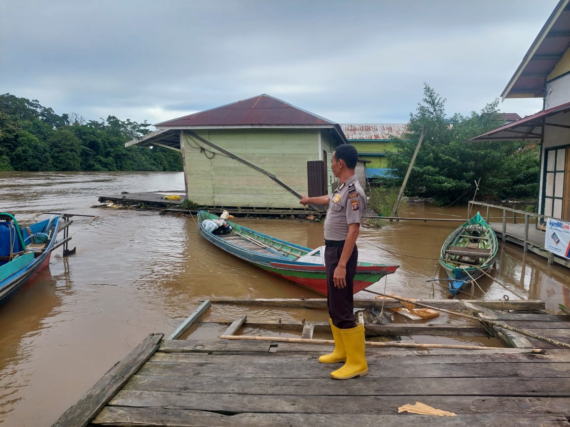 Debit Air terpantau Naik , Polsek Katingan Hulu dan Bukit Raya Imbau Warga agar tetap selalu waspada.